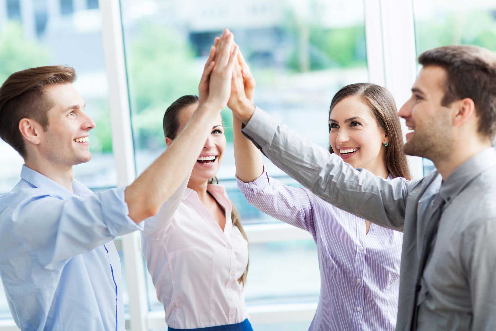 Partnerinnen und Partner bei der Zusammenarbeit